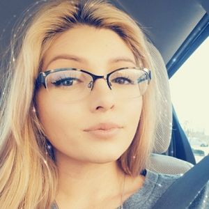 Meet your Posher, Kasandra